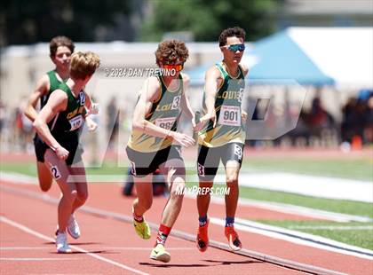 Thumbnail 1 in VHSL State Championships 5&6 (4 x 800) photogallery.