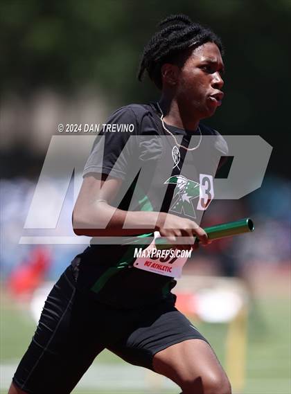 Thumbnail 1 in VHSL State Championships 5&6 (4 x 800) photogallery.