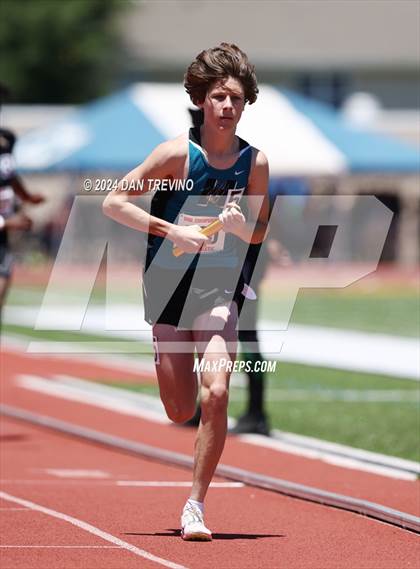 Thumbnail 3 in VHSL State Championships 5&6 (4 x 800) photogallery.