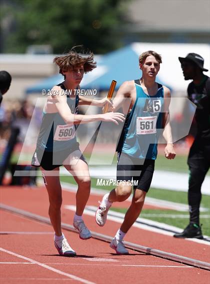 Thumbnail 2 in VHSL State Championships 5&6 (4 x 800) photogallery.