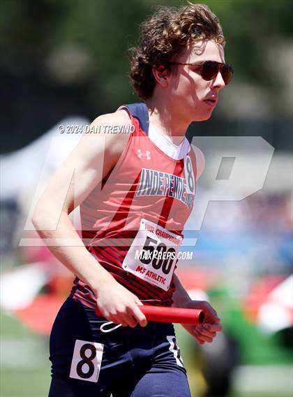Thumbnail 1 in VHSL State Championships 5&6 (4 x 800) photogallery.