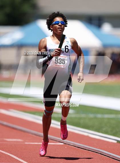 Thumbnail 3 in VHSL State Championships 5&6 (4 x 800) photogallery.