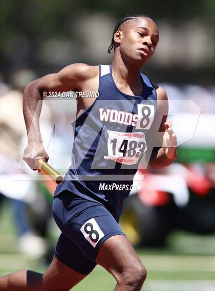 Thumbnail 3 in VHSL State Championships 5&6 (4 x 800) photogallery.