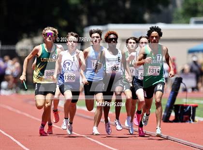 Thumbnail 2 in VHSL State Championships 5&6 (4 x 800) photogallery.