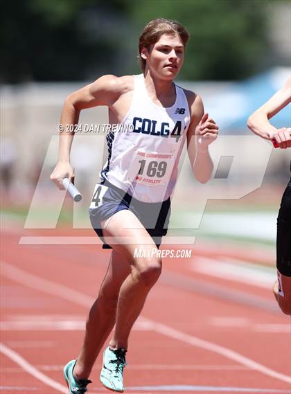 Thumbnail 2 in VHSL State Championships 5&6 (4 x 800) photogallery.