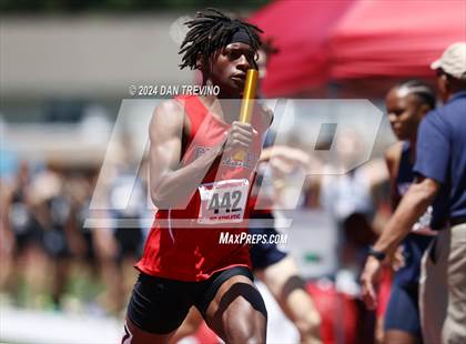 Thumbnail 1 in VHSL State Championships 5&6 (4 x 800) photogallery.