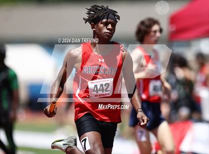 Thumbnail 3 in VHSL State Championships 5&6 (4 x 800) photogallery.