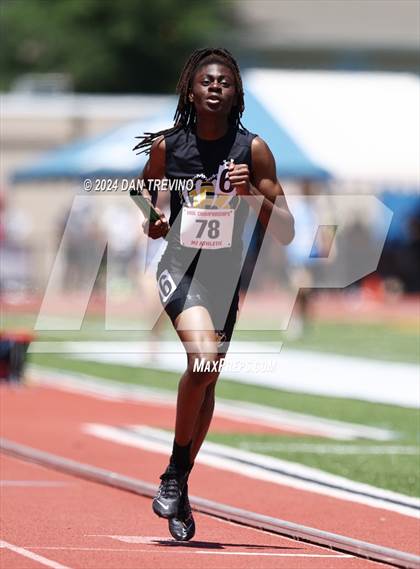 Thumbnail 1 in VHSL State Championships 5&6 (4 x 800) photogallery.