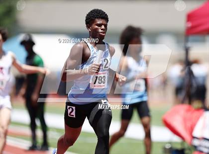 Thumbnail 2 in VHSL State Championships 5&6 (4 x 800) photogallery.