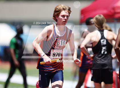 Thumbnail 1 in VHSL State Championships 5&6 (4 x 800) photogallery.