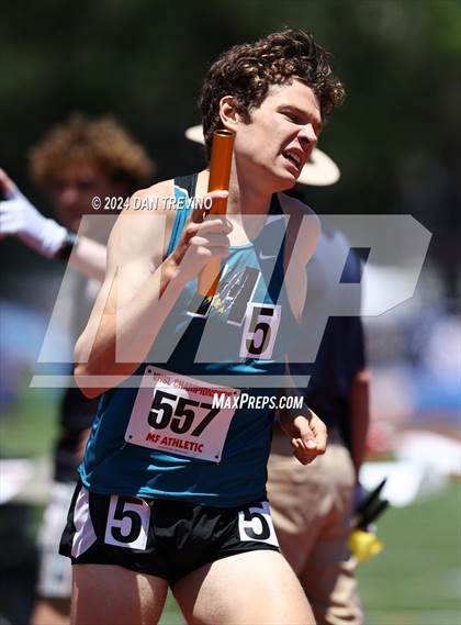 Thumbnail 1 in VHSL State Championships 5&6 (4 x 800) photogallery.