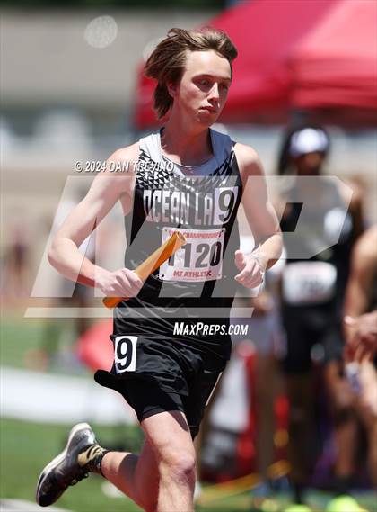 Thumbnail 2 in VHSL State Championships 5&6 (4 x 800) photogallery.