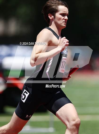 Thumbnail 2 in VHSL State Championships 5&6 (4 x 800) photogallery.