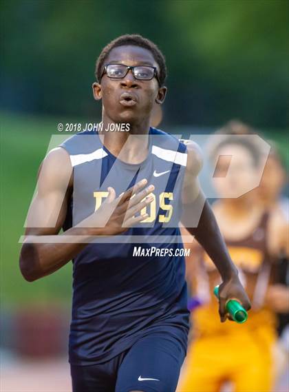 Thumbnail 3 in 2018 Loucks Games (Men's 4x400 Relay Frosh/Soph) photogallery.