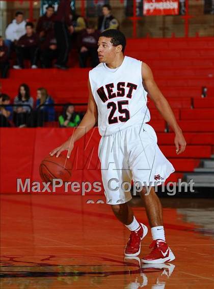 Thumbnail 3 in North vs. Blue Valley West photogallery.