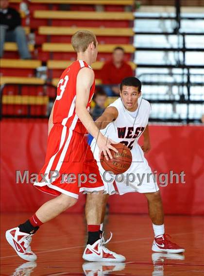 Thumbnail 1 in North vs. Blue Valley West photogallery.