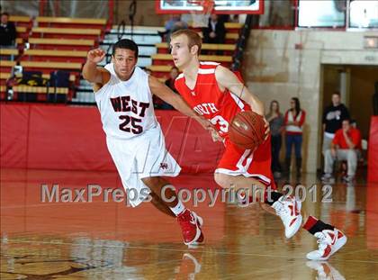 Thumbnail 2 in North vs. Blue Valley West photogallery.