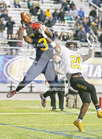 Thumbnail 3 in Archbishop Wood vs. Cheltenham (PIAA 5A Championship) photogallery.