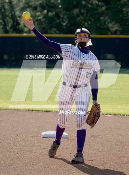 Thumbnail 1 in Grundy County vs Lookout Valley photogallery.