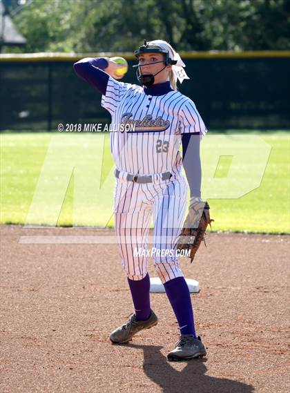 Thumbnail 2 in Grundy County vs Lookout Valley photogallery.