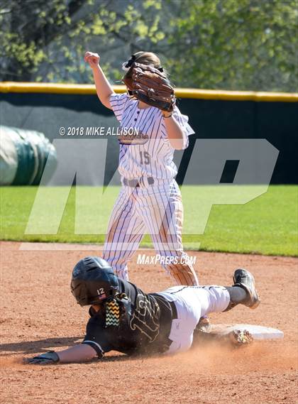 Thumbnail 3 in Grundy County vs Lookout Valley photogallery.