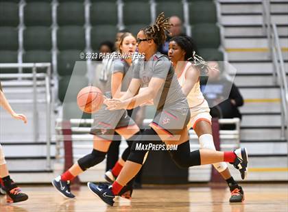 Thumbnail 1 in McGill-Toolen vs Lafayette Christian Academy (Allstate Sugar Bowl National Prep Classic) photogallery.