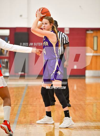Thumbnail 2 in Groesbeck vs Shiner (Thorndale Shootout) photogallery.