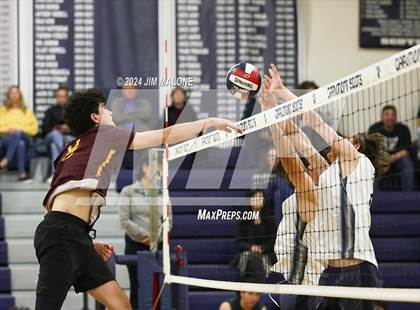 Thumbnail 2 in Menlo-Atherton @ Carlmont photogallery.