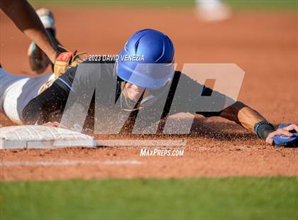 Thumbnail 1 in Mountain Ridge vs. O'Connor (AIA 6A Quarterfinal) photogallery.