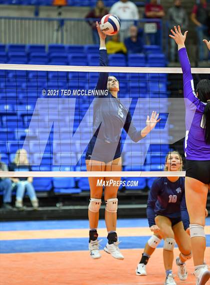 Thumbnail 3 in Fayetteville vs. Har-Ber (AAA 6A Final) photogallery.