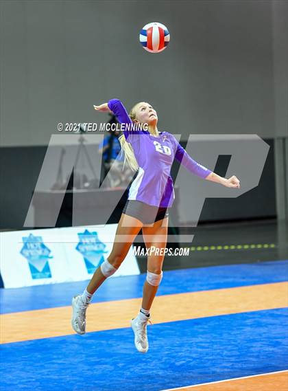 Thumbnail 2 in Fayetteville vs. Har-Ber (AAA 6A Final) photogallery.