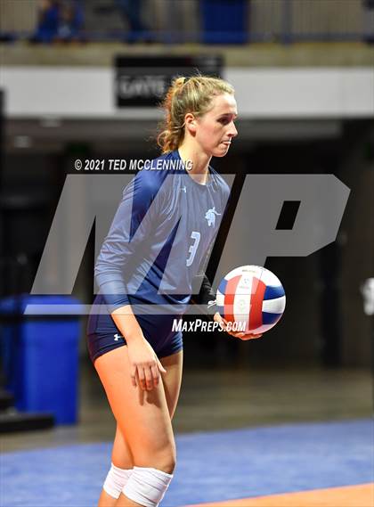 Thumbnail 1 in Fayetteville vs. Har-Ber (AAA 6A Final) photogallery.