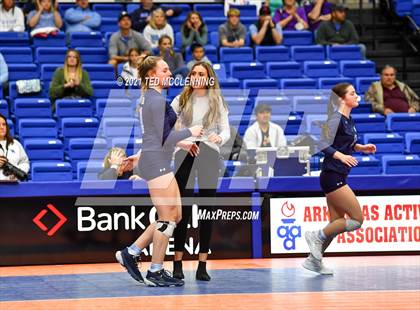 Thumbnail 2 in Fayetteville vs. Har-Ber (AAA 6A Final) photogallery.
