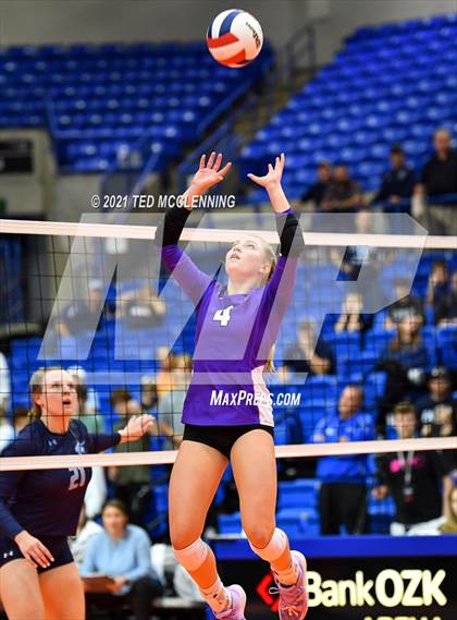 Thumbnail 2 in Fayetteville vs. Har-Ber (AAA 6A Final) photogallery.