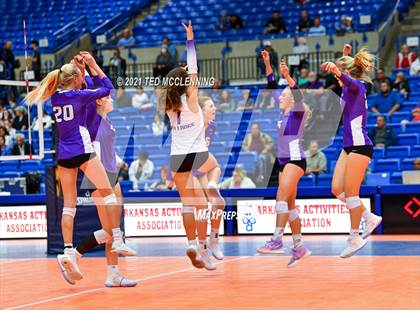 Thumbnail 2 in Fayetteville vs. Har-Ber (AAA 6A Final) photogallery.