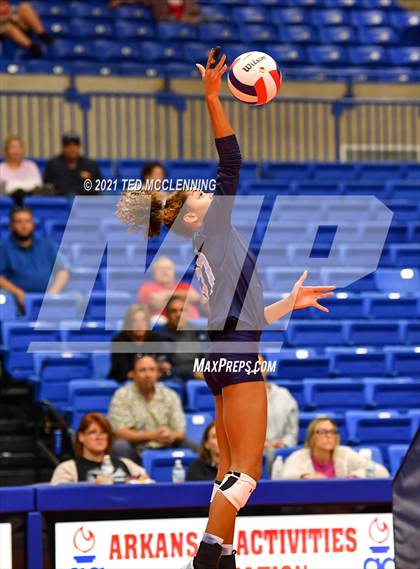 Thumbnail 3 in Fayetteville vs. Har-Ber (AAA 6A Final) photogallery.