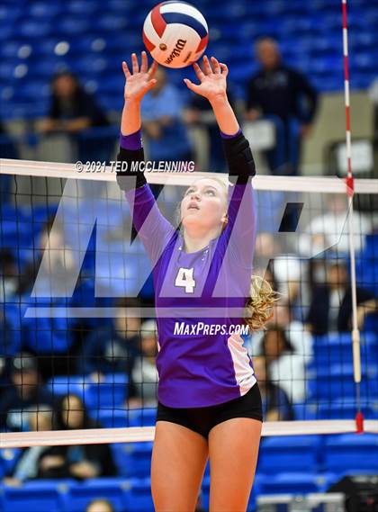 Thumbnail 1 in Fayetteville vs. Har-Ber (AAA 6A Final) photogallery.