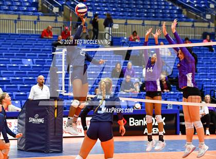 Thumbnail 2 in Fayetteville vs. Har-Ber (AAA 6A Final) photogallery.