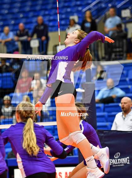 Thumbnail 1 in Fayetteville vs. Har-Ber (AAA 6A Final) photogallery.