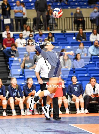 Thumbnail 1 in Fayetteville vs. Har-Ber (AAA 6A Final) photogallery.