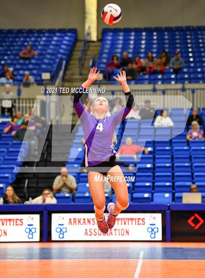 Thumbnail 1 in Fayetteville vs. Har-Ber (AAA 6A Final) photogallery.