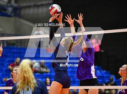Thumbnail 3 in Fayetteville vs. Har-Ber (AAA 6A Final) photogallery.