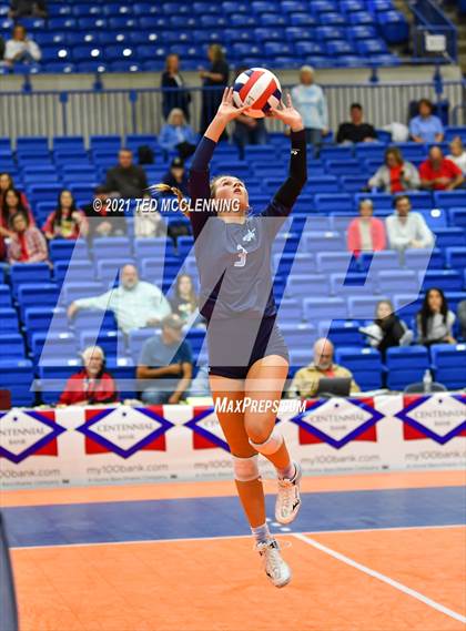 Thumbnail 1 in Fayetteville vs. Har-Ber (AAA 6A Final) photogallery.