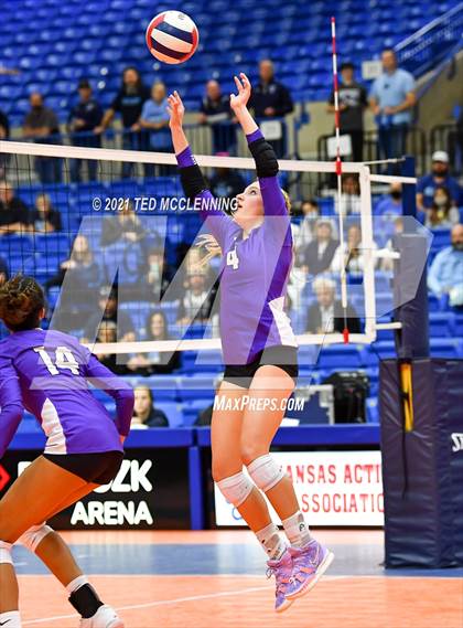 Thumbnail 2 in Fayetteville vs. Har-Ber (AAA 6A Final) photogallery.