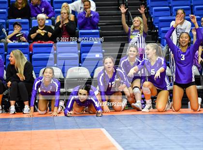Thumbnail 1 in Fayetteville vs. Har-Ber (AAA 6A Final) photogallery.