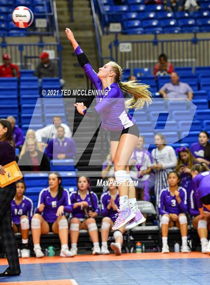Thumbnail 1 in Fayetteville vs. Har-Ber (AAA 6A Final) photogallery.