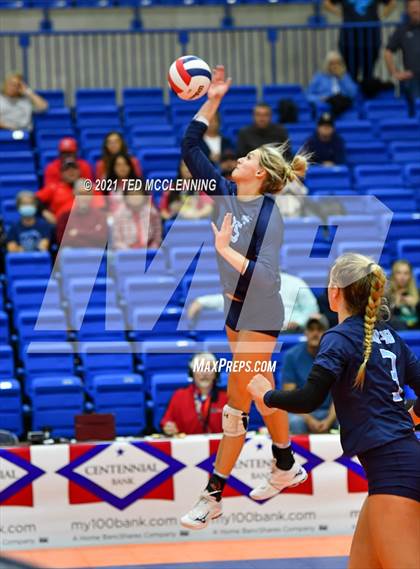 Thumbnail 1 in Fayetteville vs. Har-Ber (AAA 6A Final) photogallery.