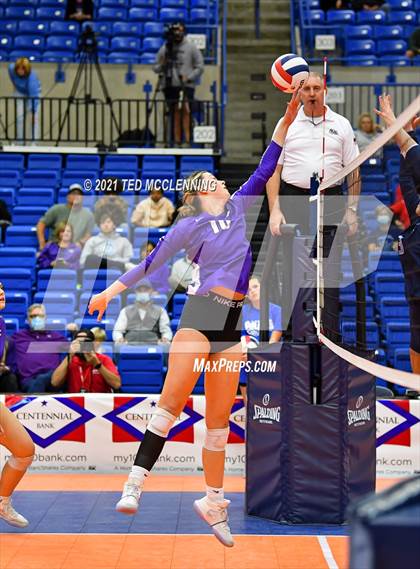 Thumbnail 1 in Fayetteville vs. Har-Ber (AAA 6A Final) photogallery.