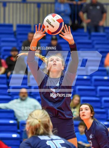 Thumbnail 1 in Fayetteville vs. Har-Ber (AAA 6A Final) photogallery.
