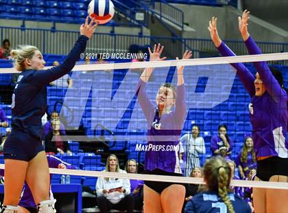 Thumbnail 2 in Fayetteville vs. Har-Ber (AAA 6A Final) photogallery.